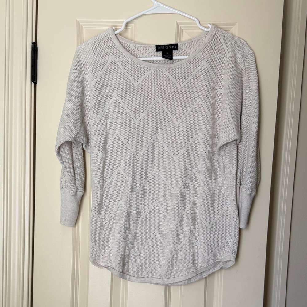Designs Women's Cream Crew Neck Sweater